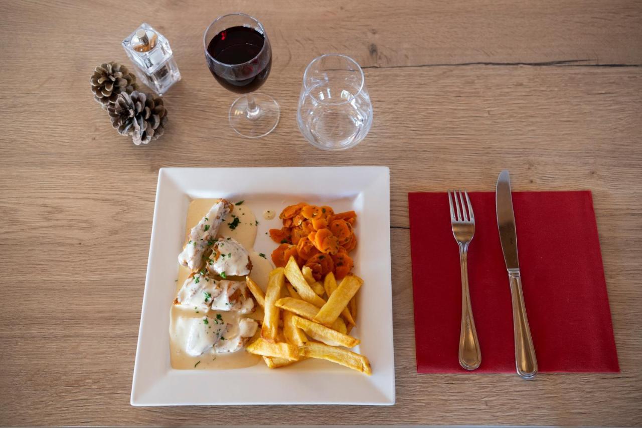Hotel Restaurant Le Centre Лелекс Экстерьер фото